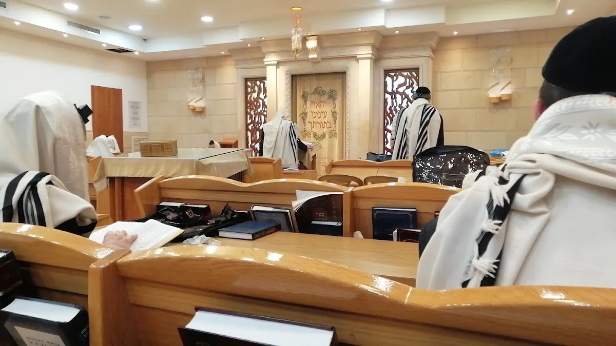 Netzach Yisrael Yeshiva Synagogue — foto 6