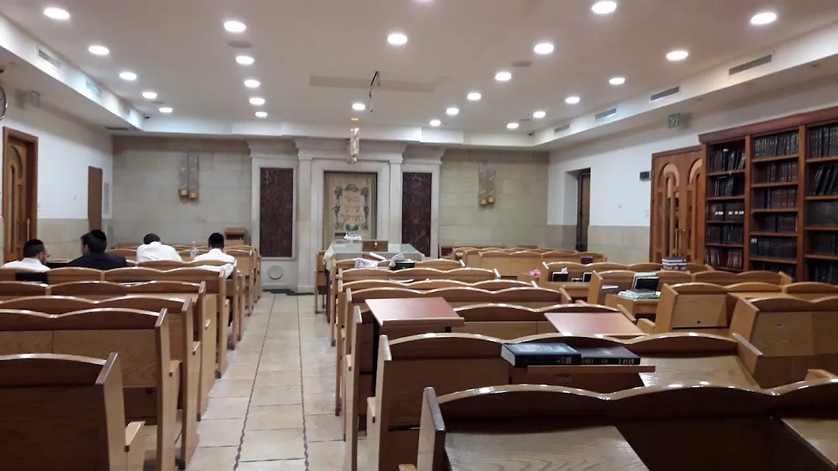 Netzach Yisrael Yeshiva Synagogue — foto 8