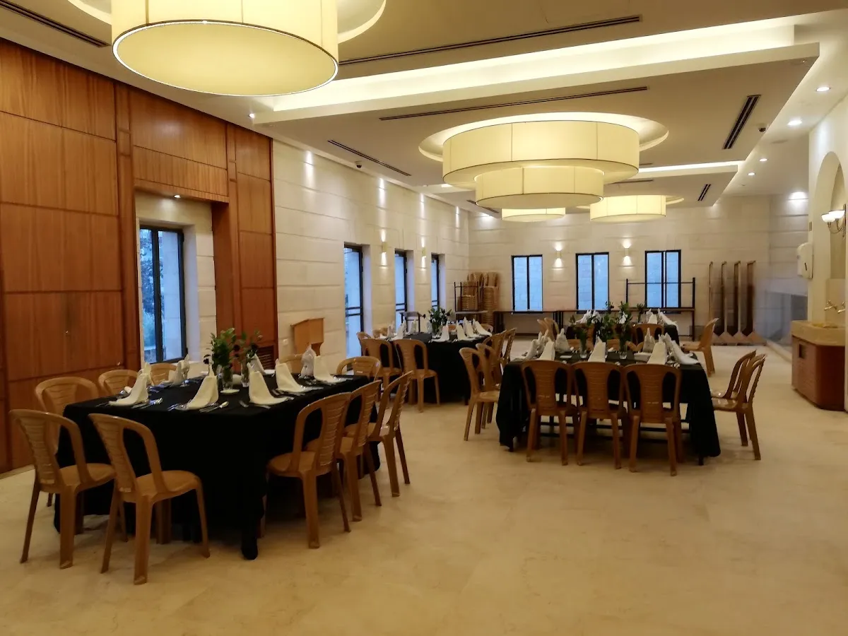 Netzach Yisrael Yeshiva Synagogue — foto 9