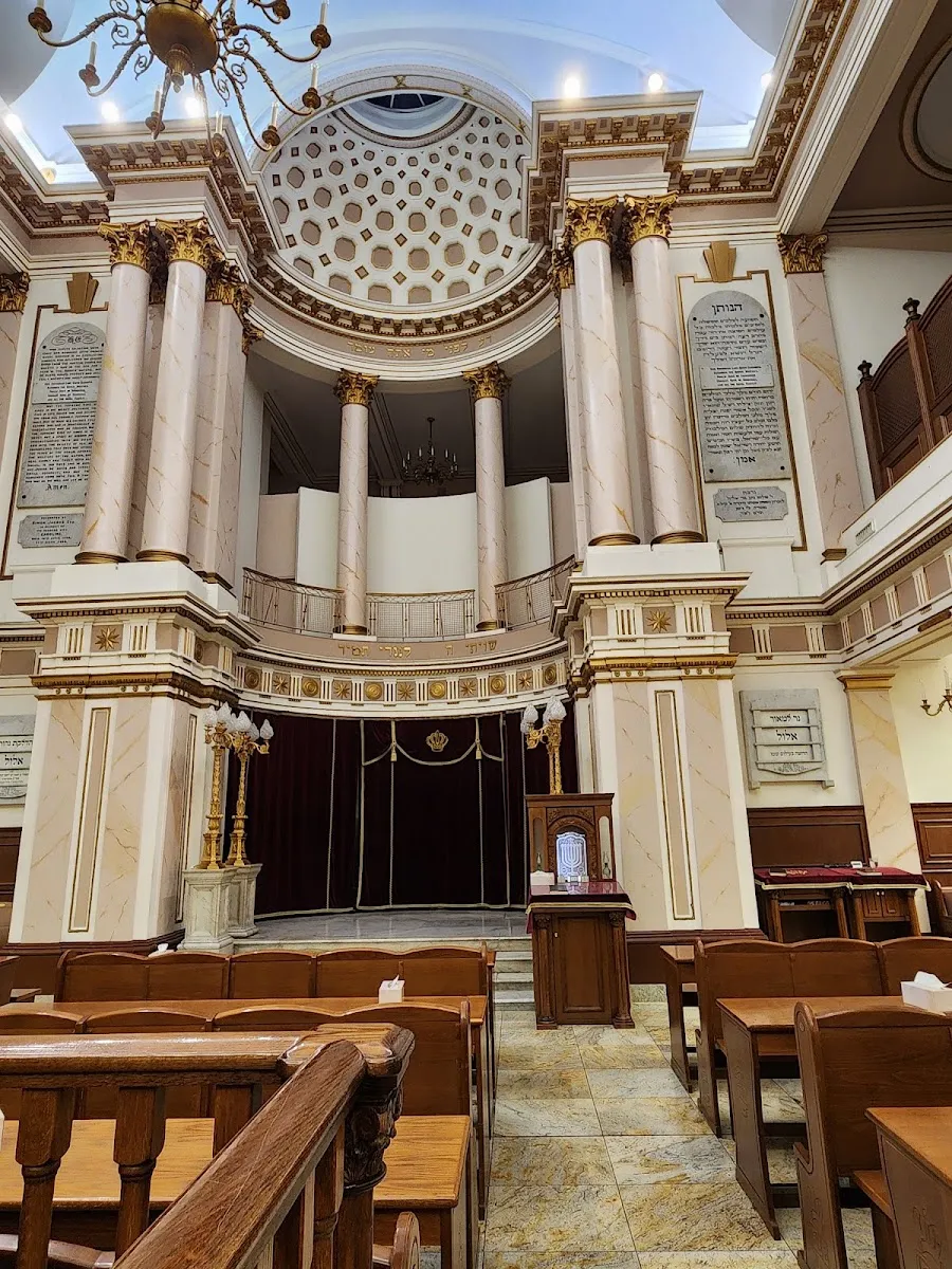 New Bobov Synagogue — foto 5