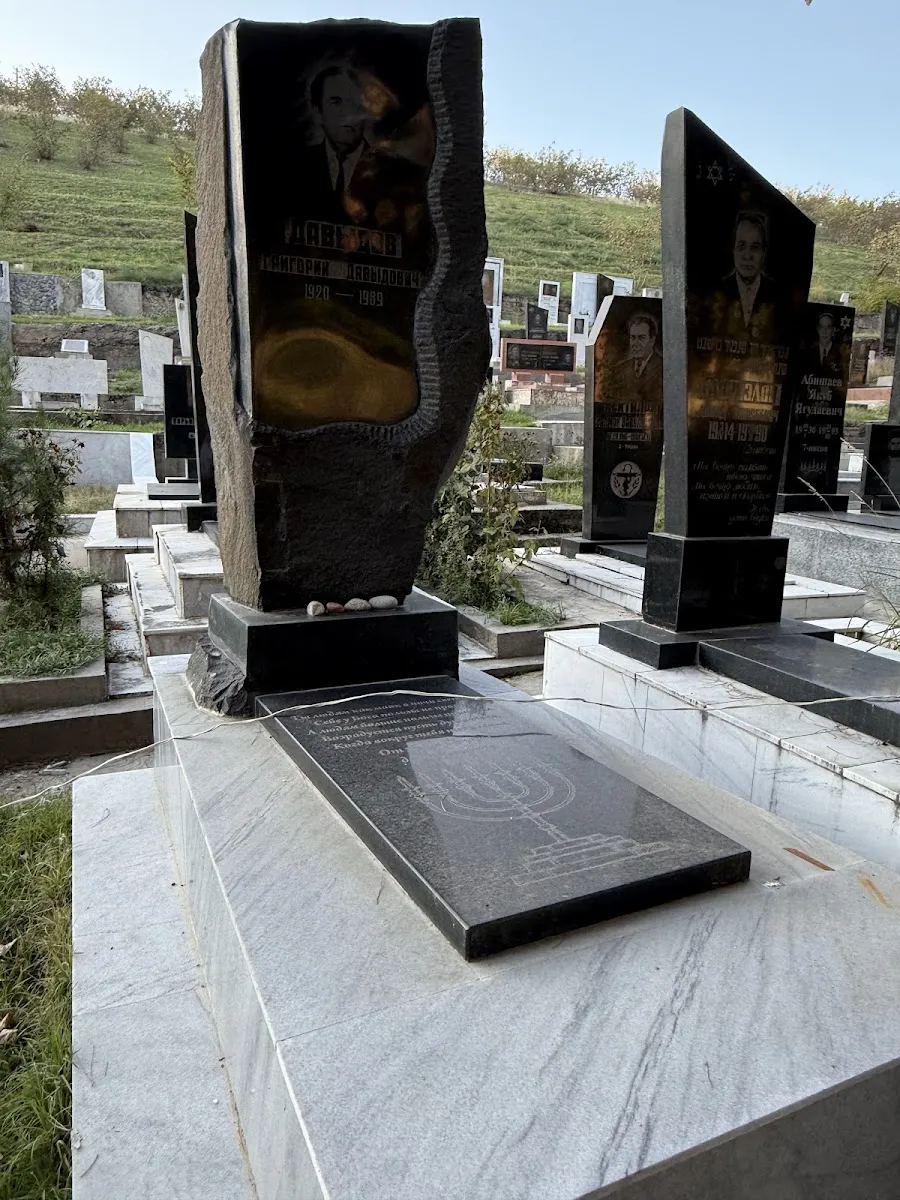 New Bukharian Jewish Cemetery of Dushanbe — foto 9