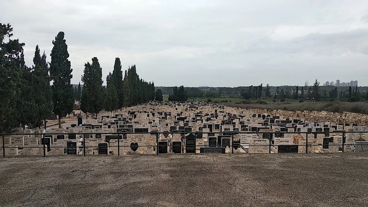 New Cemetery Hadera — foto 2