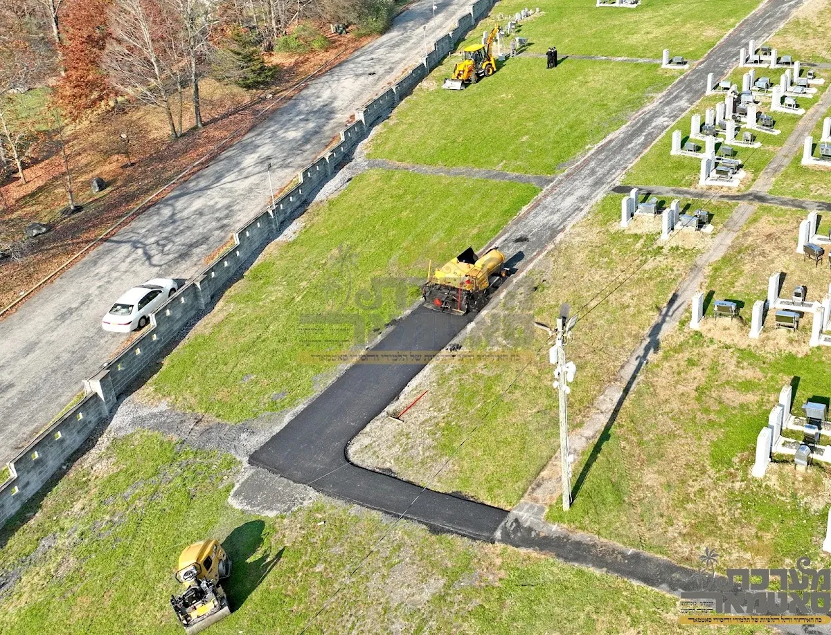 New Satmar Cemetery — foto 2