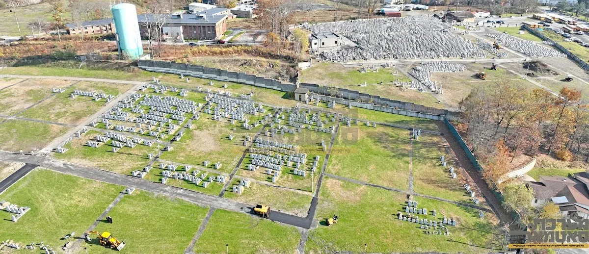 New Satmar Cemetery — foto 4