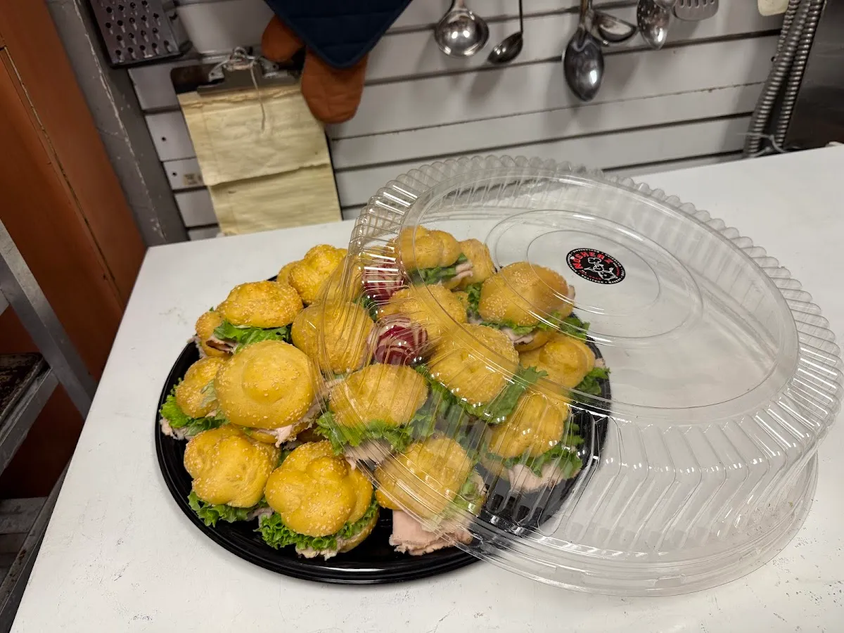 Nosherz Eaterie | Boulangerie | Charcuterie | Pret-a-Manger | Traiteur — photo 9