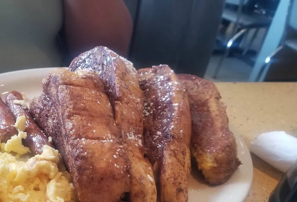 Noshville Delicatessen — foto 3