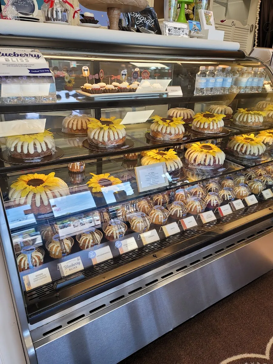 Nothing Bundt Cakes (Eden Prairie) — foto 9