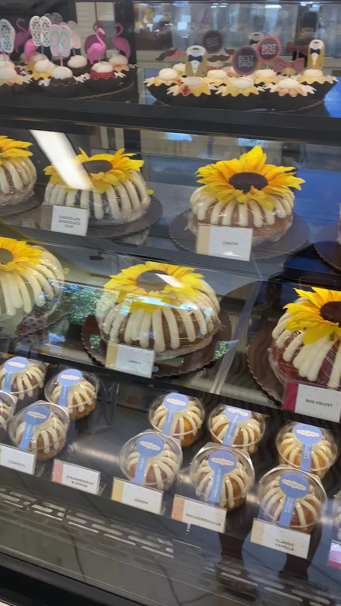 Nothing Bundt Cakes - Moreland Ave SE — foto 5