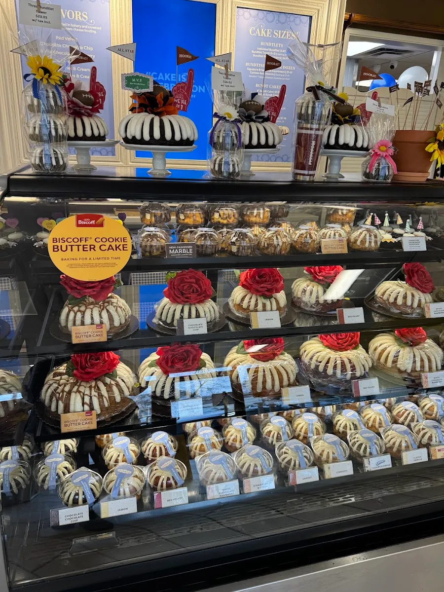 Nothing Bundt Cakes - Moreland Ave SE — foto 8