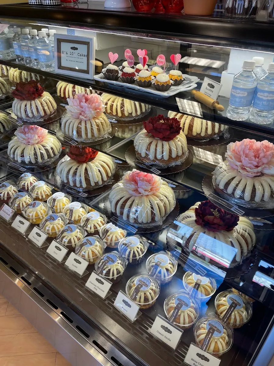 Nothing Bundt Cakes (Pacific Street) — foto 7