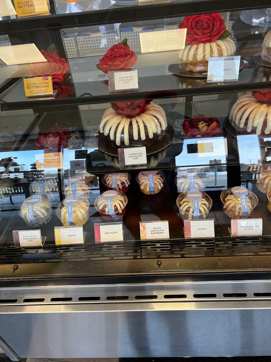 Nothing Bundt Cakes (Savage) — foto 5