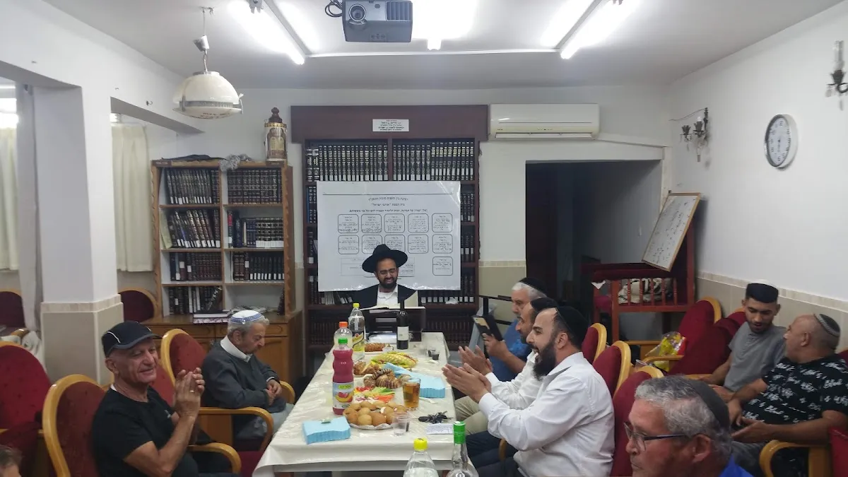 Ohavei Yisrael Synagogue and Kollel Tiferet Babai — foto 6