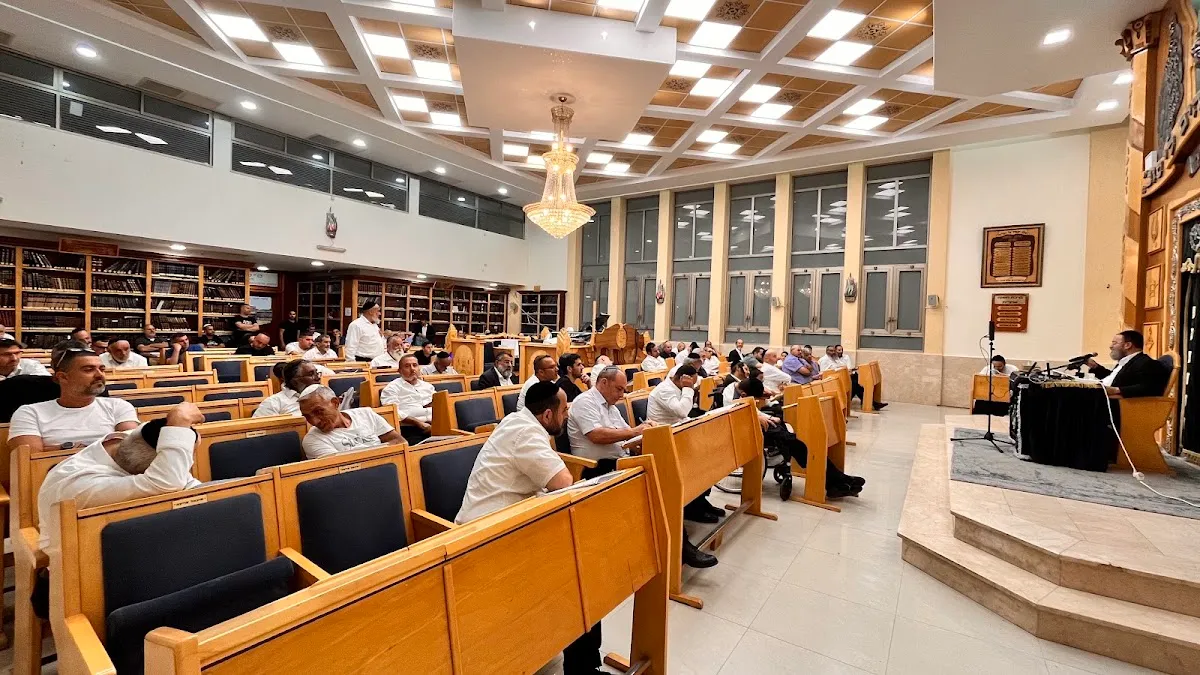 Ohel Avraham Synagogue (Or HaChaim shiur) — foto 8