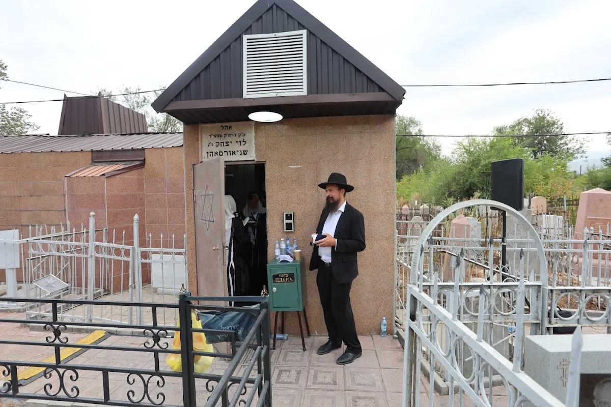 Ohel of Rabbi Levi Yitzchak Schneerson — foto 4