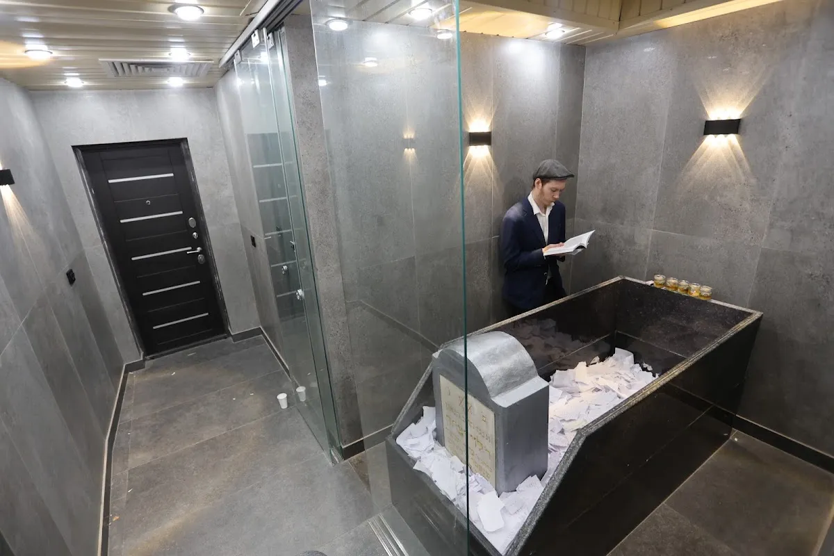 Ohel of Rabbi Levi Yitzchak Schneerson — foto 6