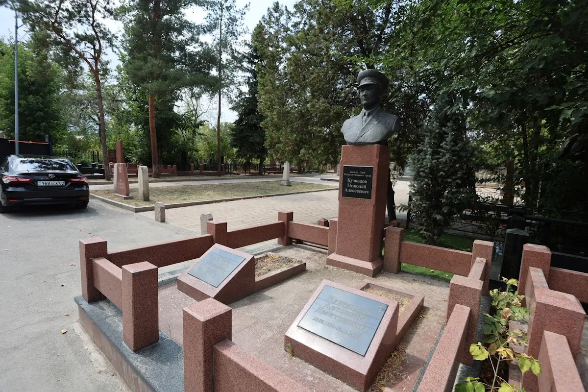 Ohel of Rabbi Levi Yitzchak Schneerson — foto 10