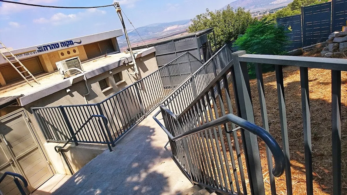 Ohel Shlomo synagogue — foto 4