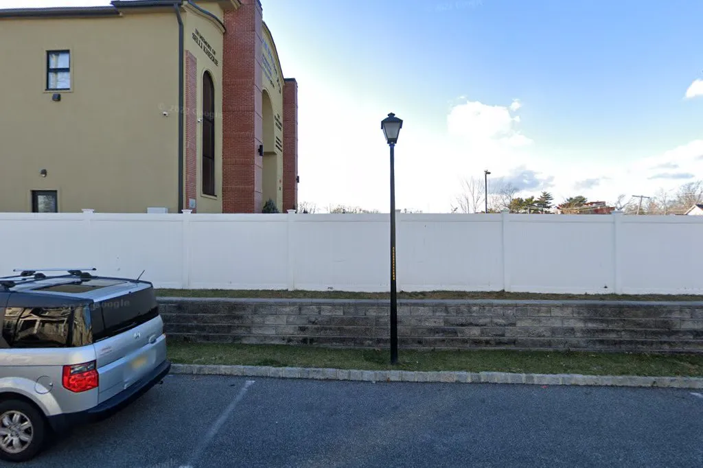 Ohel Shulamit shul and Simcha Hall — photo 2