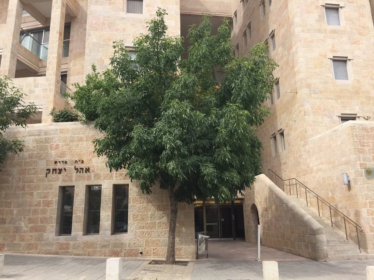Ohel Yitzchak Synagogue