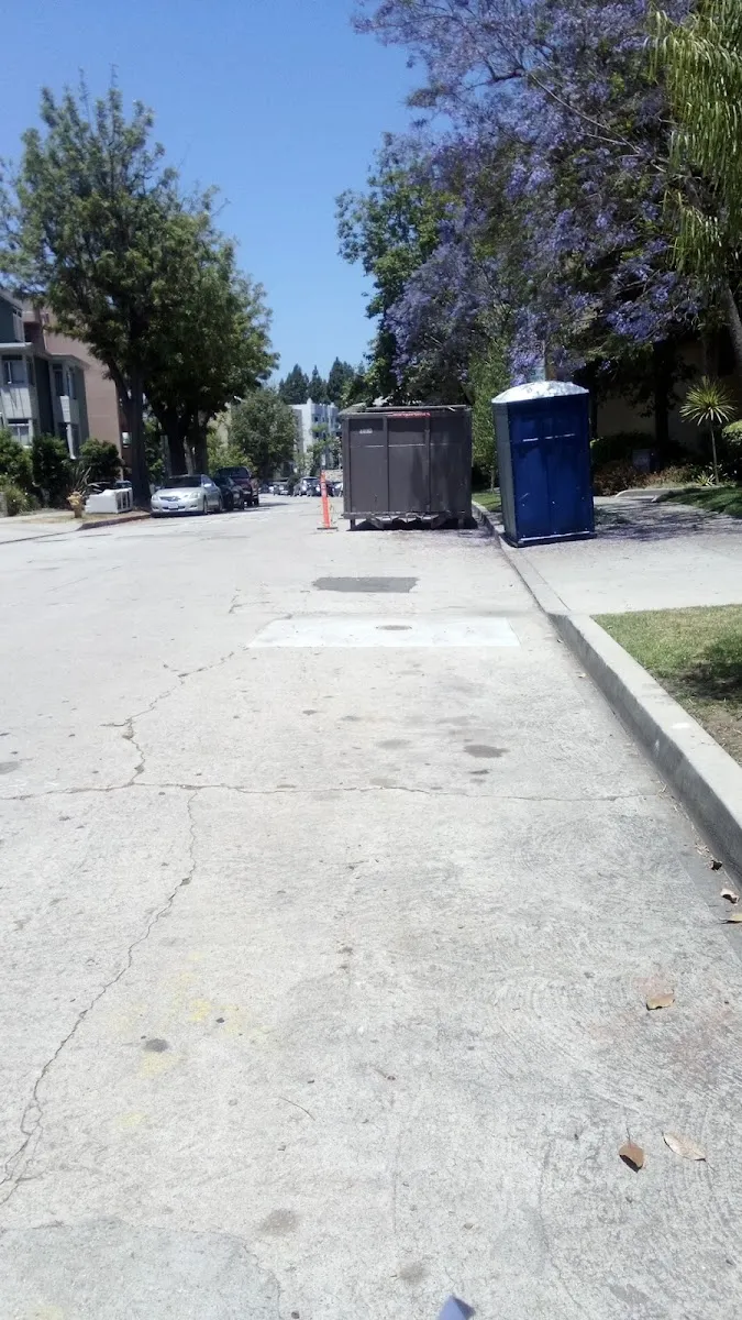 OLAMI UCLA- UCLA Jewish Student Hub (JAM) — photo 8