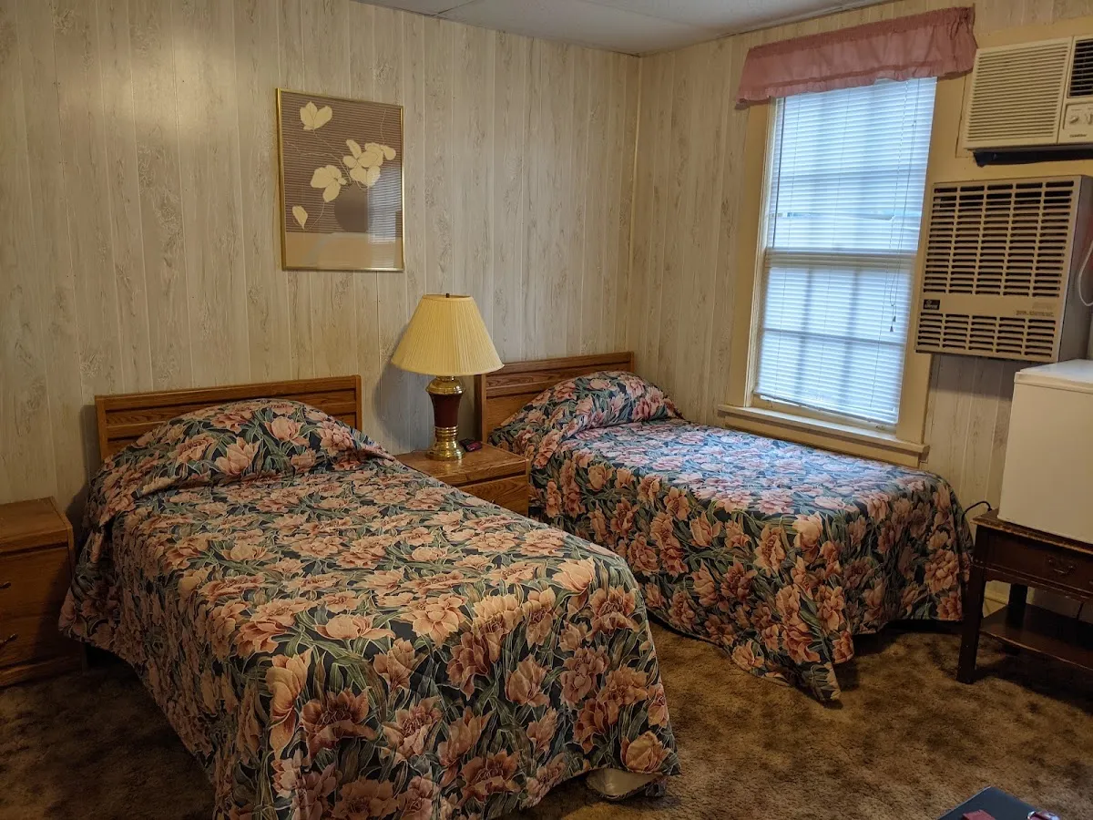 Oppenheimer's Regis Hotel — photo 2