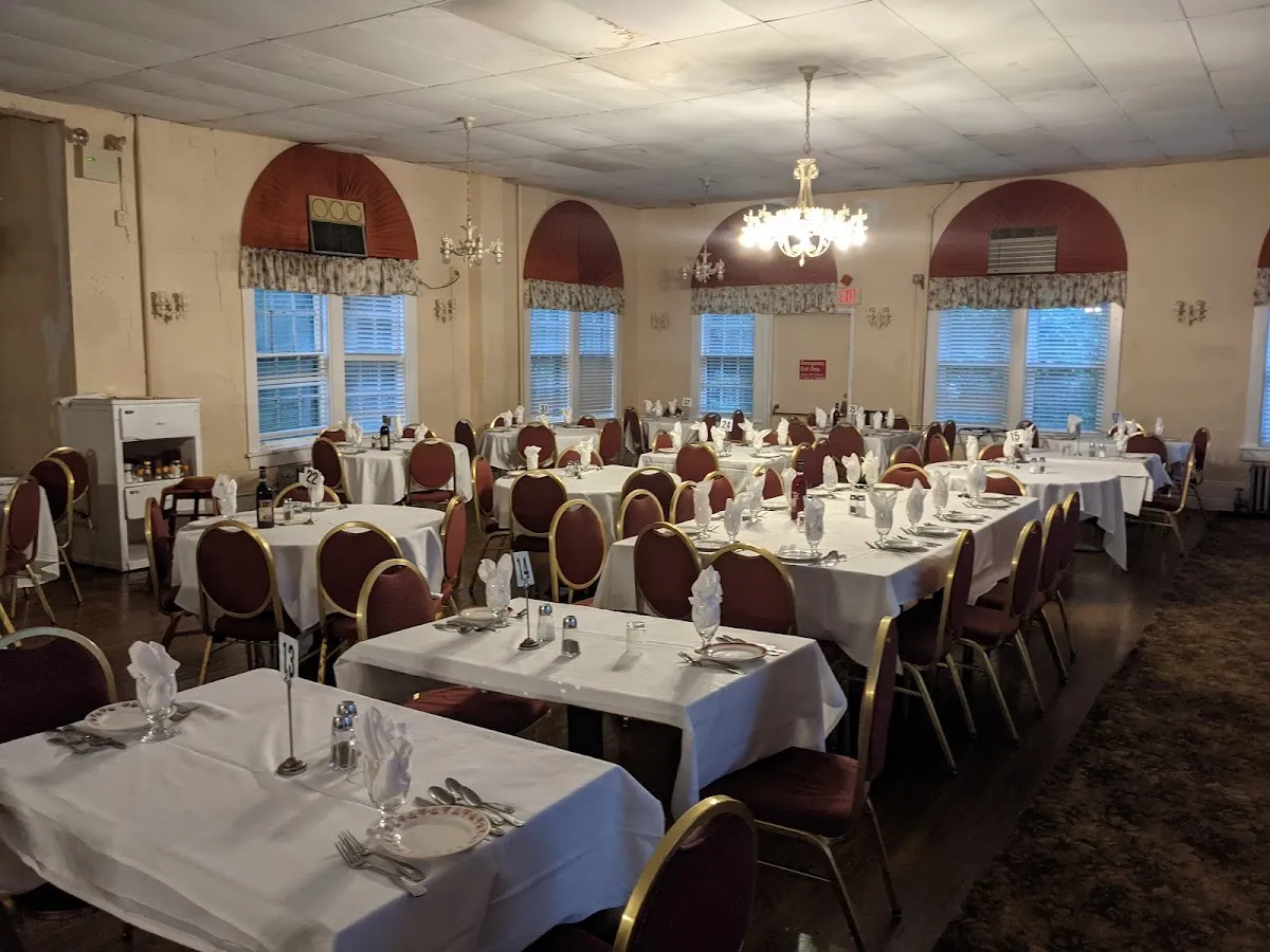Oppenheimer's Regis Hotel — photo 6