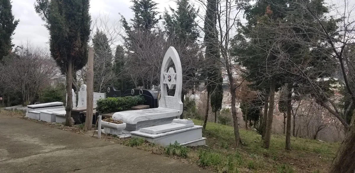 Ortaköy Musevi Mezarlığı