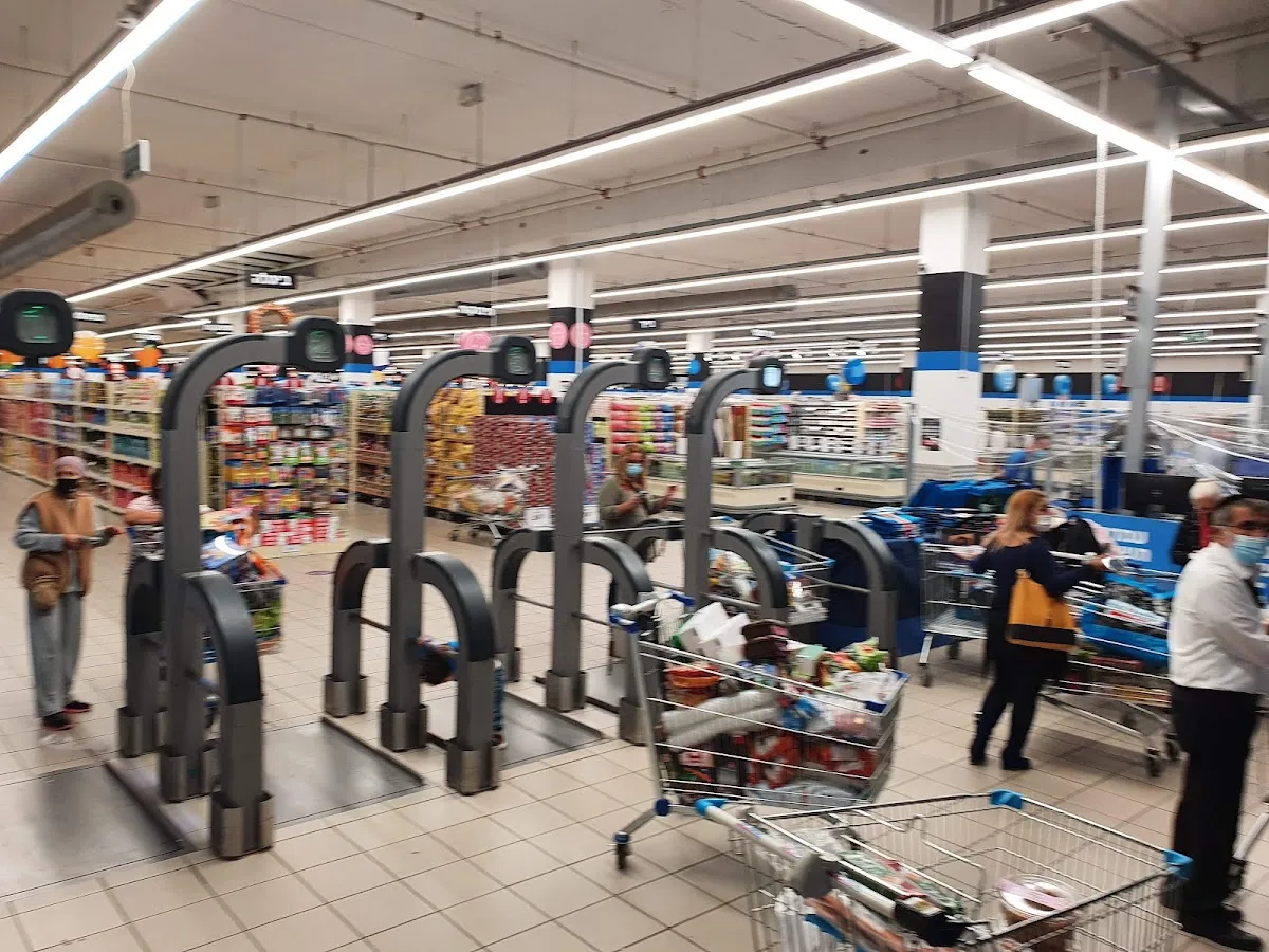 Osher Ad (Petah Tikva) — photo 5