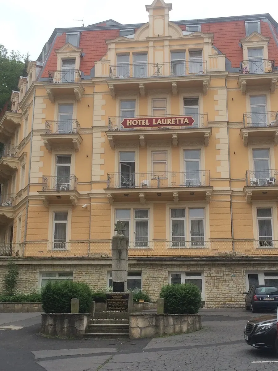 Památník židovským obětem 2. světové války (Karlovy Vary) — foto 10