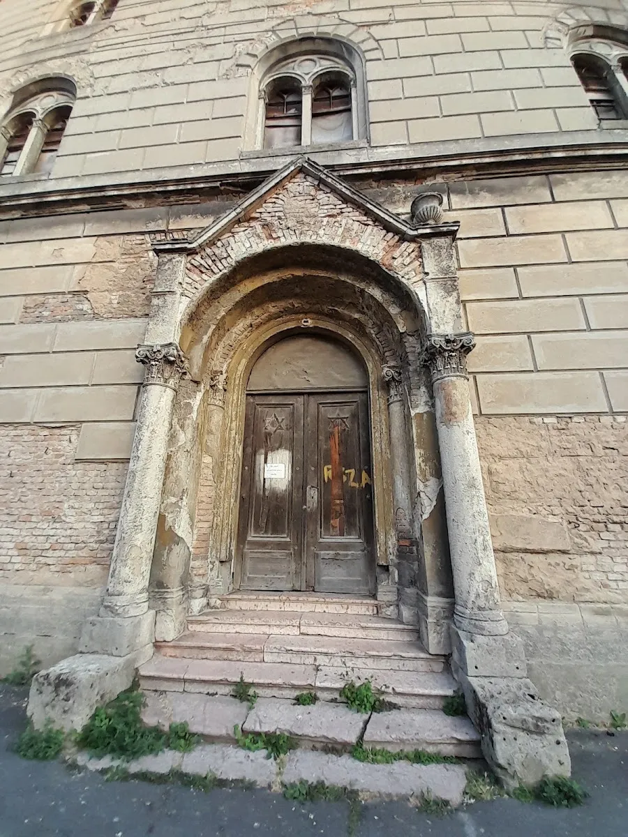 Pápai zsinagóga — photo 10