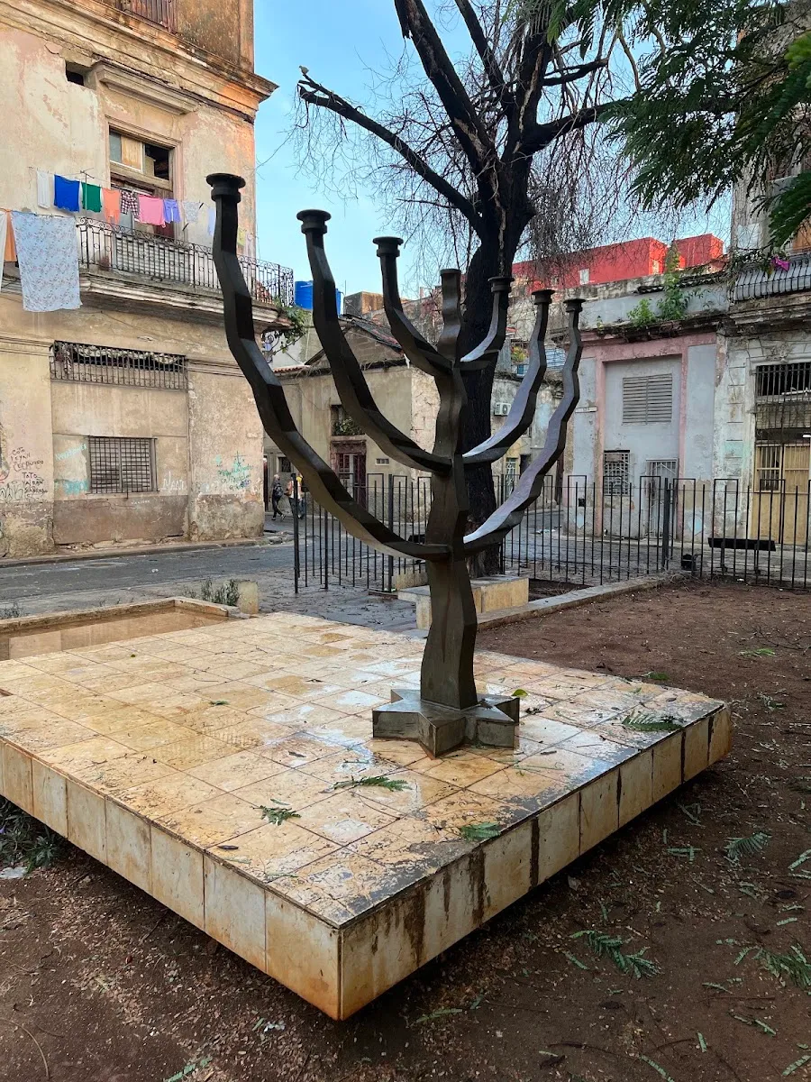 Parque de la Menorah o Parque del Holocausto — foto 3