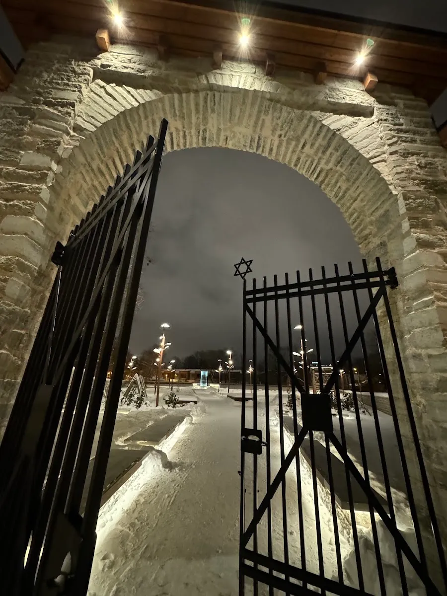 Parque del Viejo Cementerio Judío de Tallin — foto 7