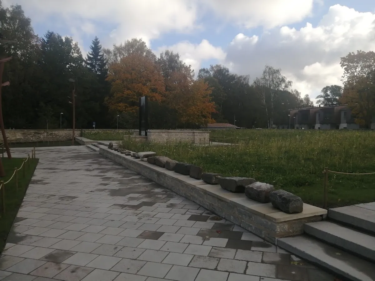 Parque del Viejo Cementerio Judío de Tallin — foto 8
