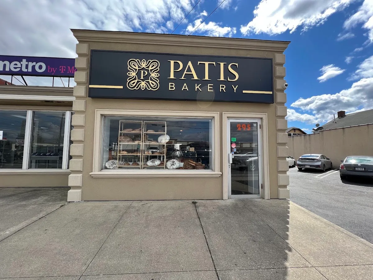 Patis Bakery (Lawrence)