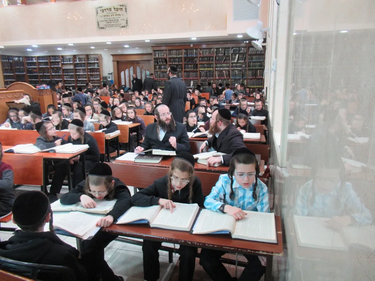 Perushim Synagogue — foto 8