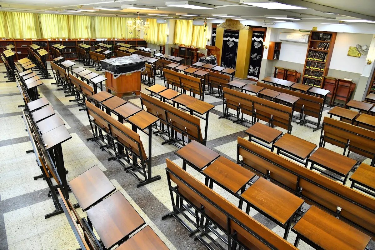 Petah Tikva Yeshiva for young people — foto 5