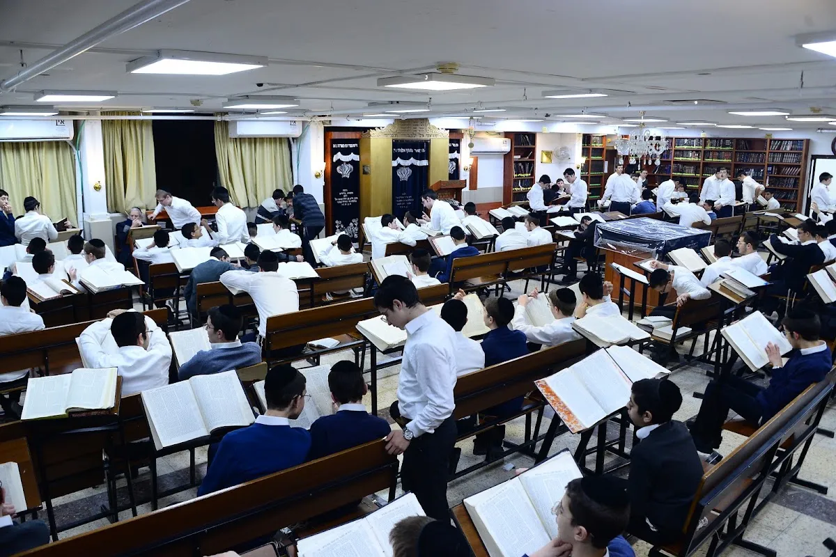Petah Tikva Yeshiva for young people — foto 10