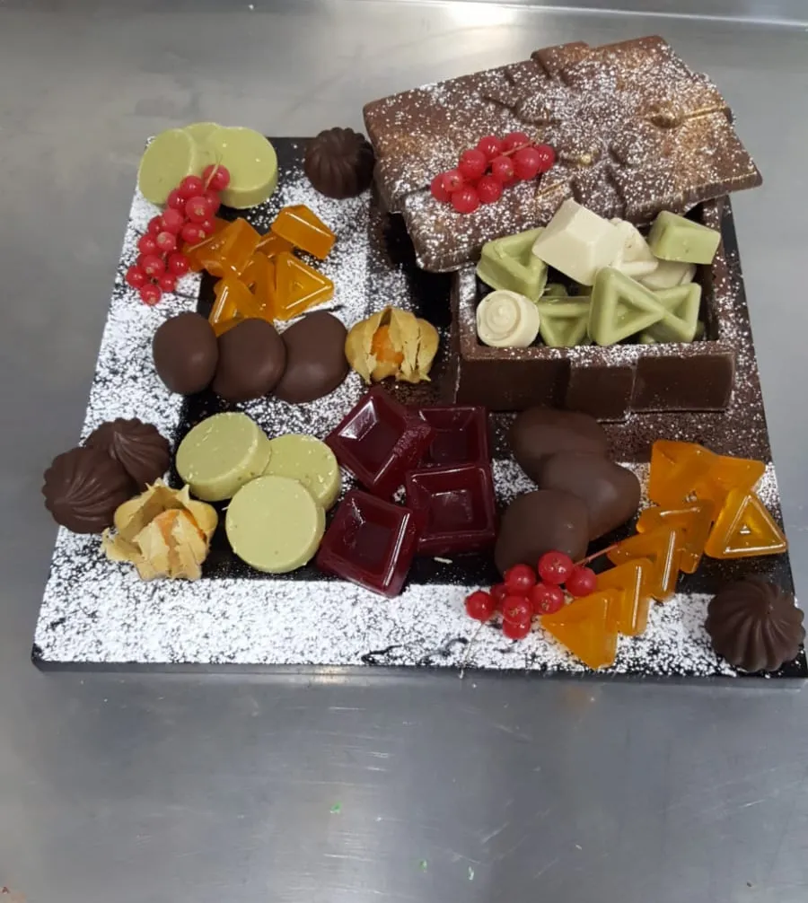 Petit Four — photo 4