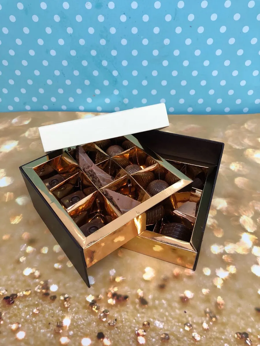 Petit Four — photo 9