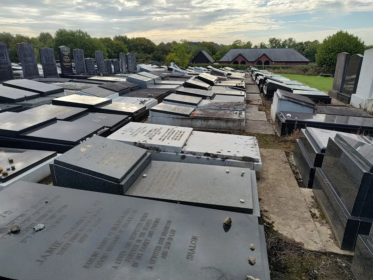Philips Park Jewish Cemetery, Whitefield — photo 8