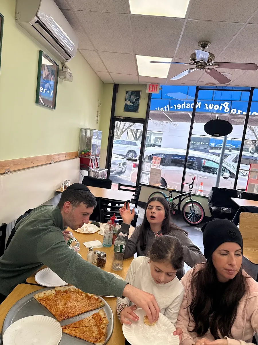 Pizza Pious — photo 8