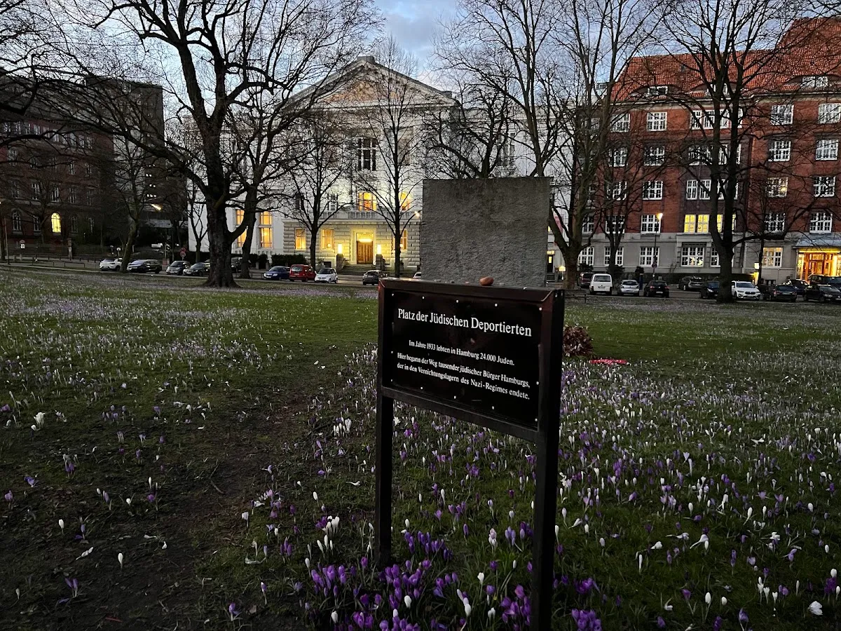 Platz der Jüdischen Deportierten — foto 3