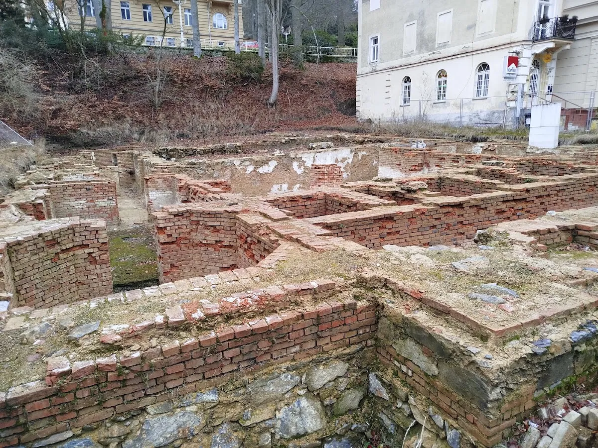 Pomník bývalé synagogy Mariánské Lázně — foto 5