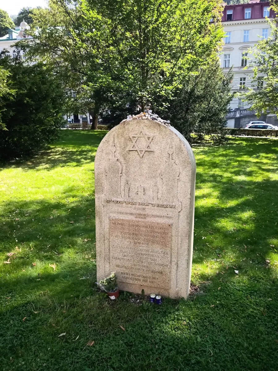 Pomník bývalé synagogy Mariánské Lázně — foto 8