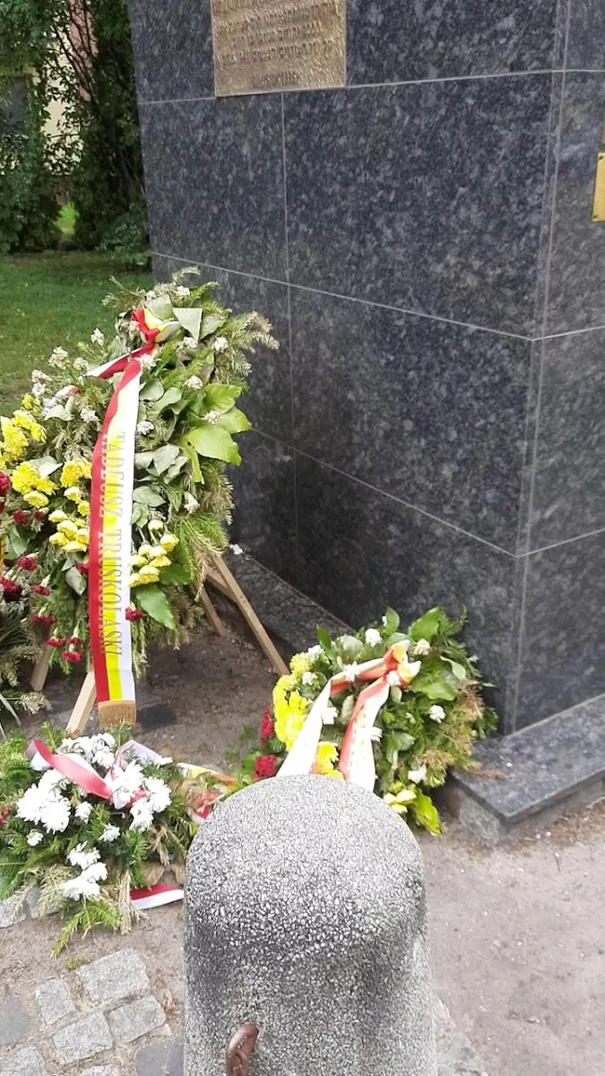 Pomnik Wielkiej Synagogi w Białymstoku — foto 2