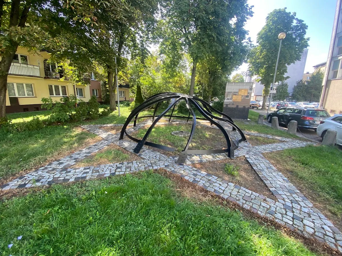 Pomnik Wielkiej Synagogi w Białymstoku — foto 3