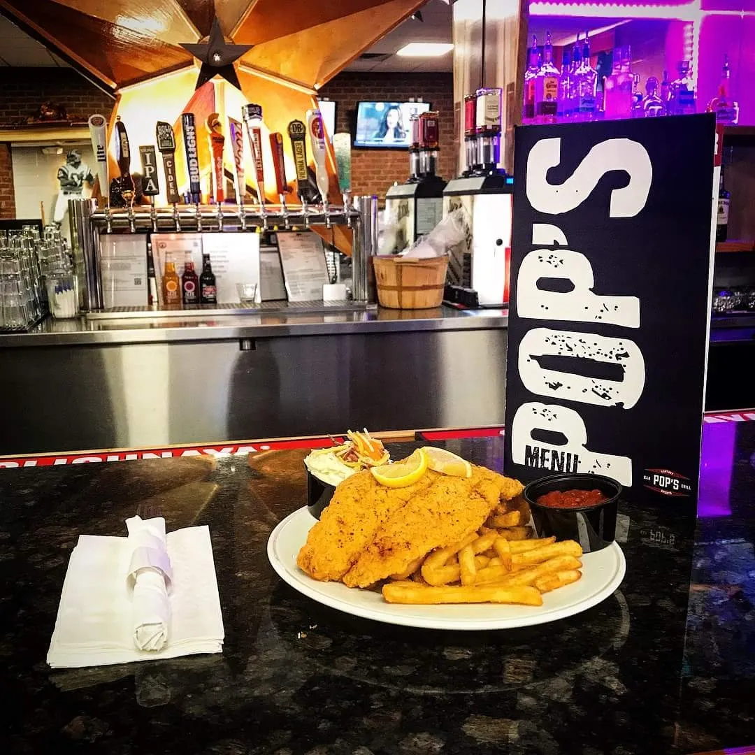 Pop's Bar and Grill — photo 10