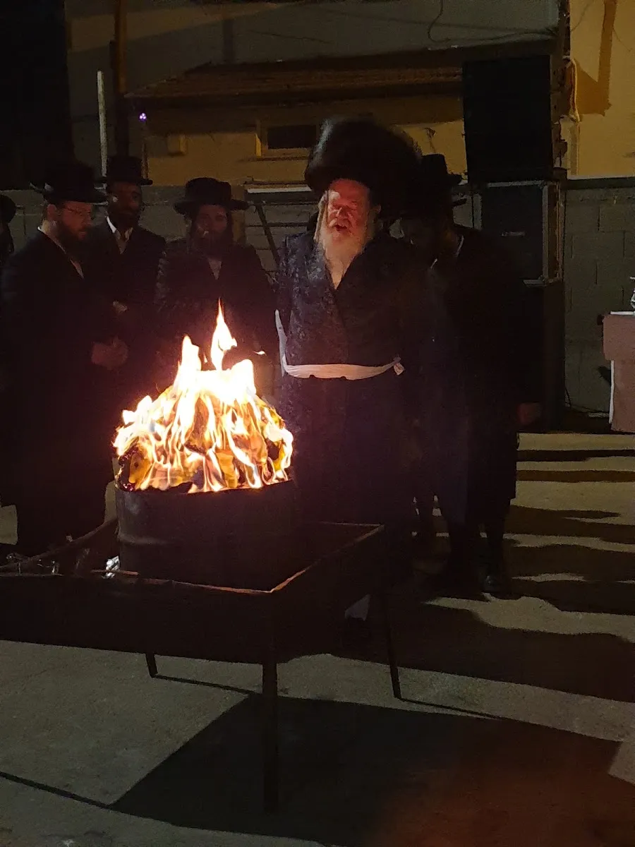 Premishlan Chasidim Center