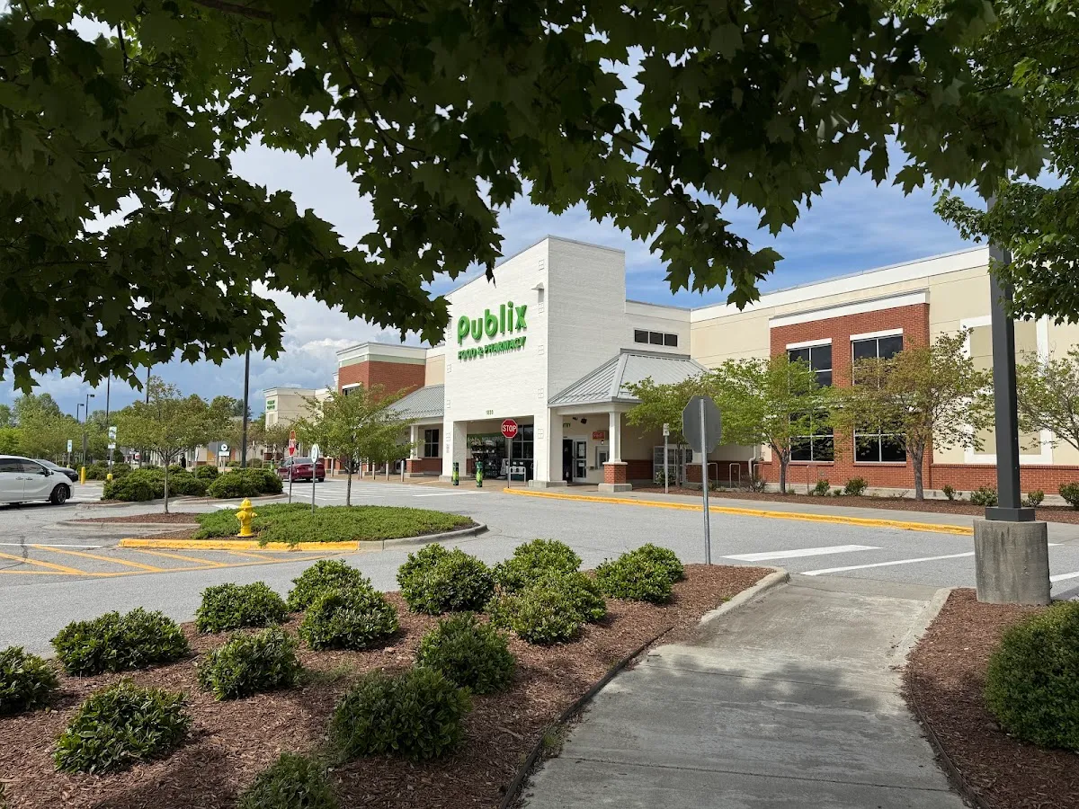 Publix Super Market at Pinnacle Point (Asheville) — photo 3