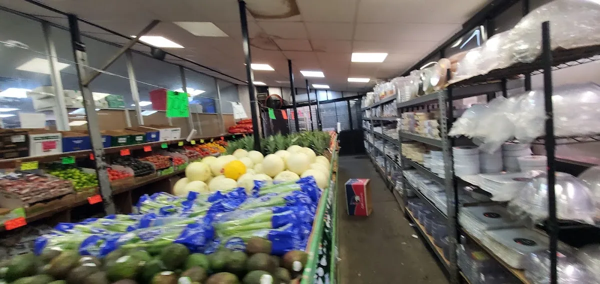 R&M Main Supermarket — foto 2